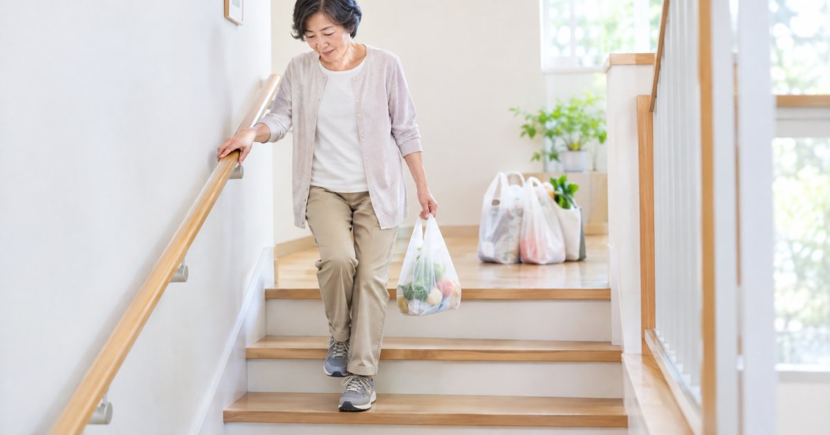階段や荷物運びで膝の負担をどう減らす?